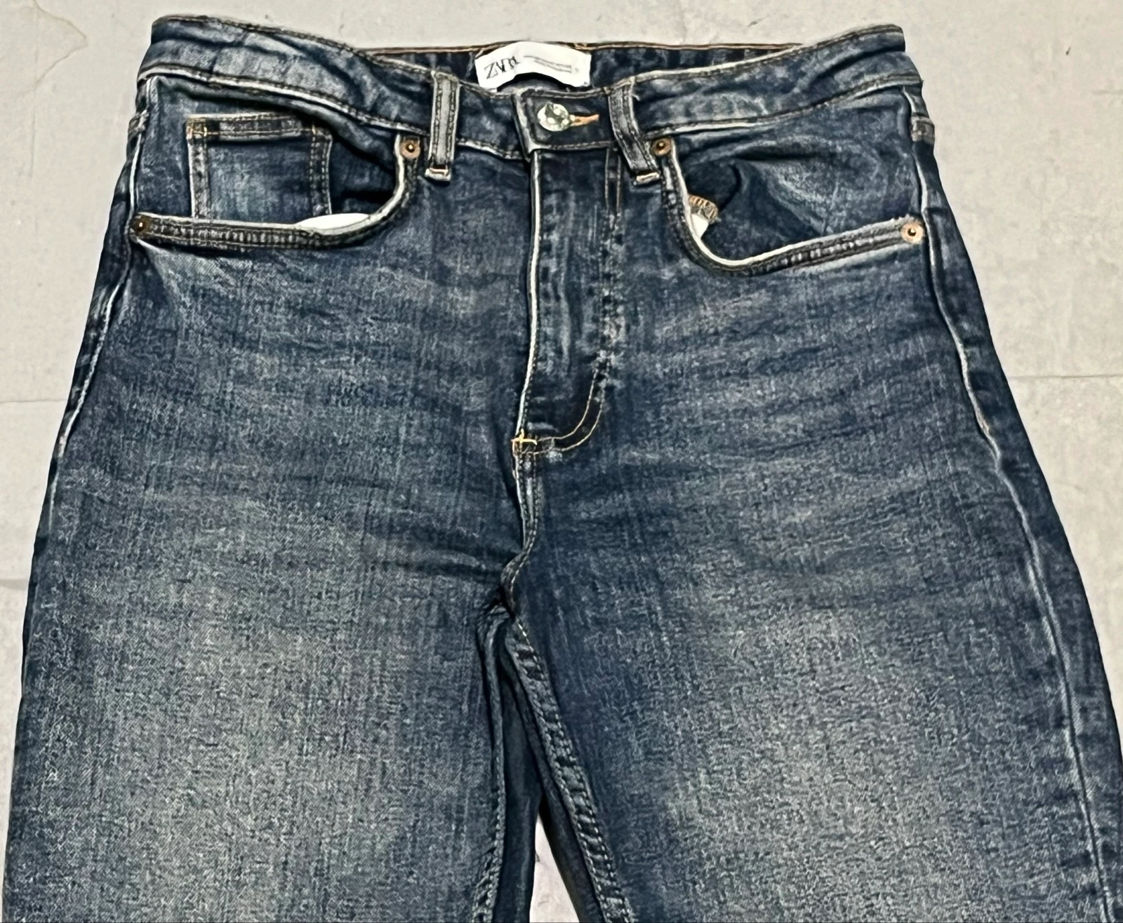 Hoge taille spijkerbroek met uitlopende pijpen – photo 9